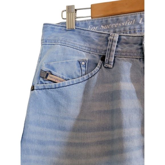 Men's Diesel Jeans Darron 32Wx30L Regular Slim Tapered Light Wash - Picture 3 of 14